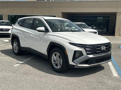 2026 Hyundai TUCSON SE
