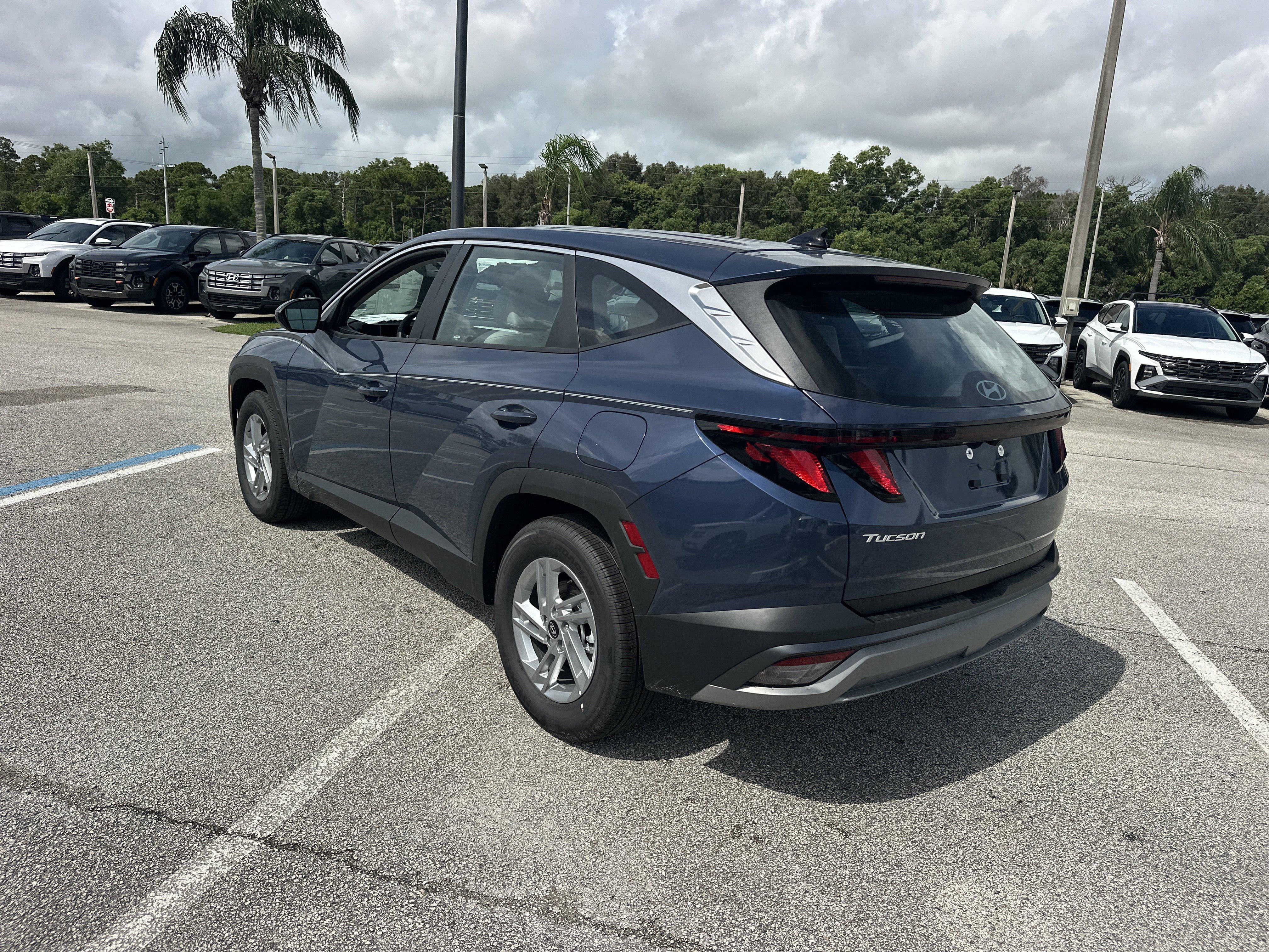 2026 Hyundai TUCSON SE