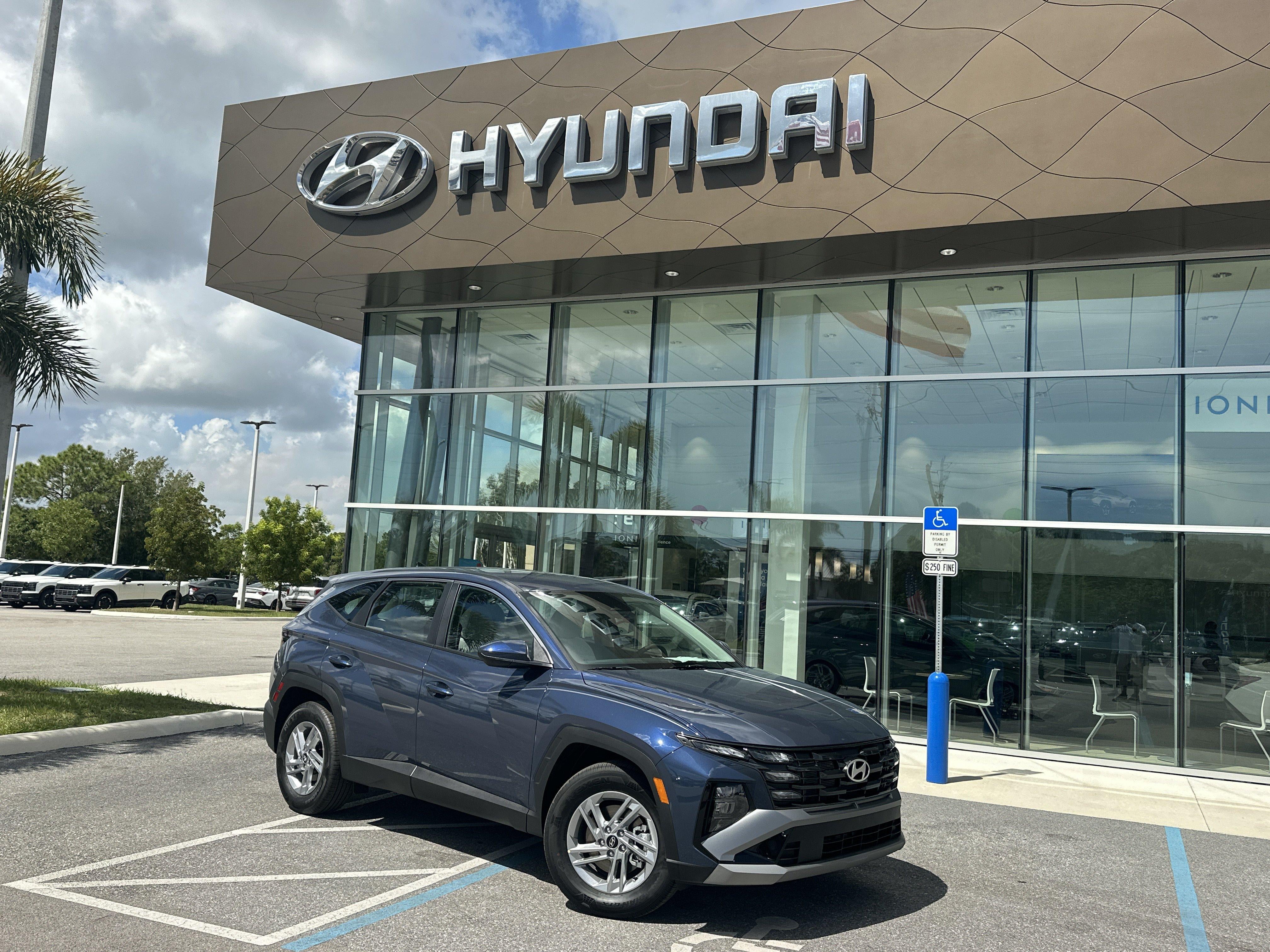 2026 Hyundai TUCSON SE