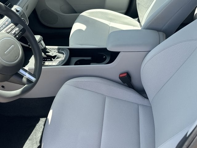 2025 Hyundai KONA SE