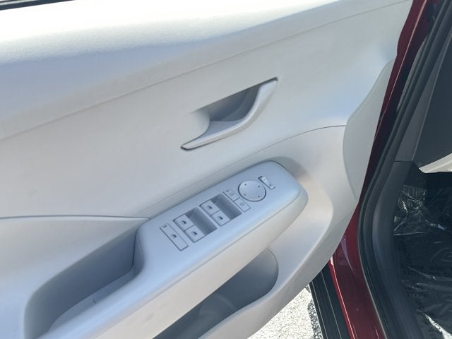 2025 Hyundai Kona SEL - Photo 14