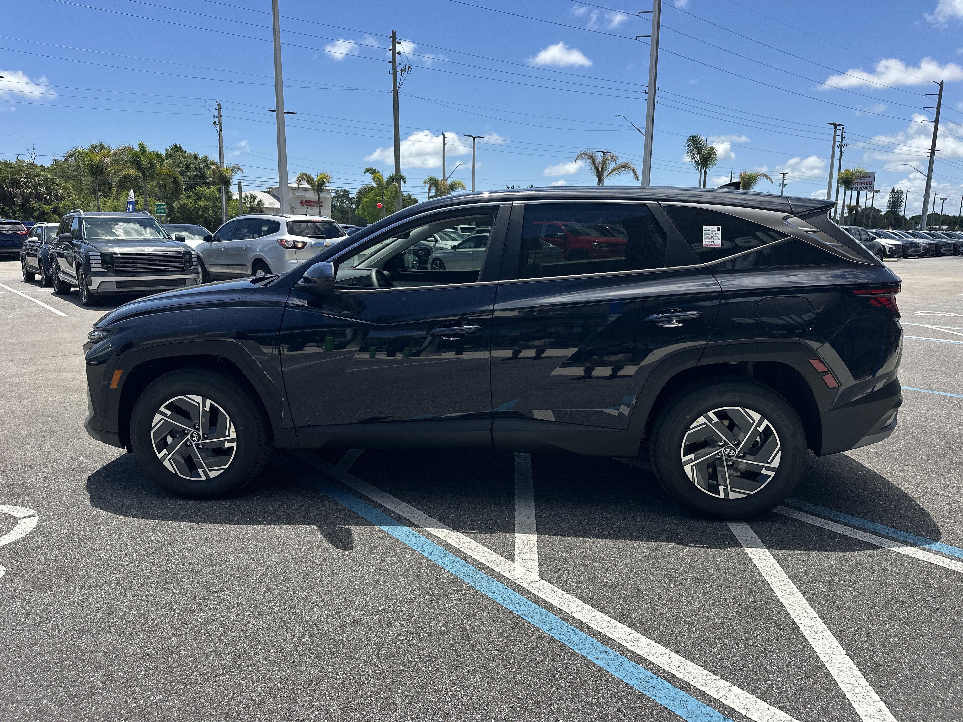 2026 Hyundai TUCSON HYBRID Blue SE