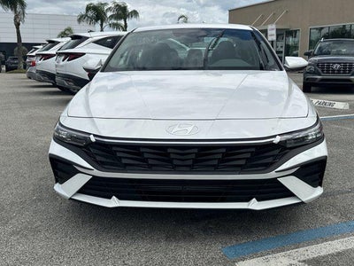 2026 Hyundai ELANTRA SE