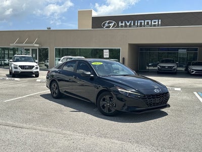 2022 Hyundai ELANTRA SEL