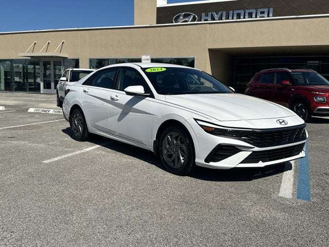 2024 Hyundai ELANTRA SEL