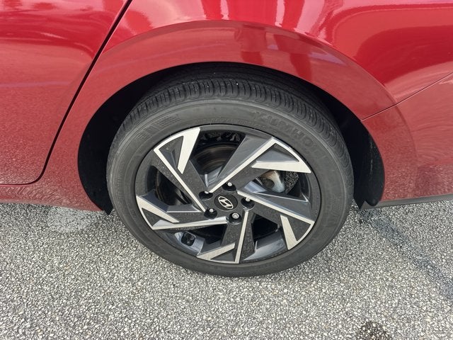 2024 Hyundai Elantra Limited - Photo 11