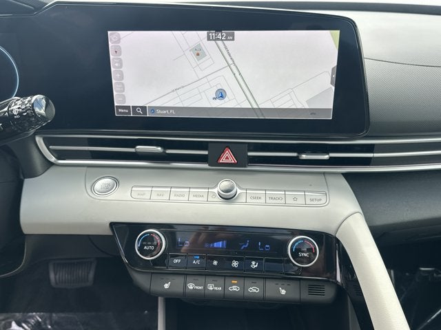 2024 Hyundai Elantra Limited - Photo 20