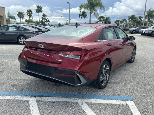 2024 Hyundai Elantra Limited - Photo 7