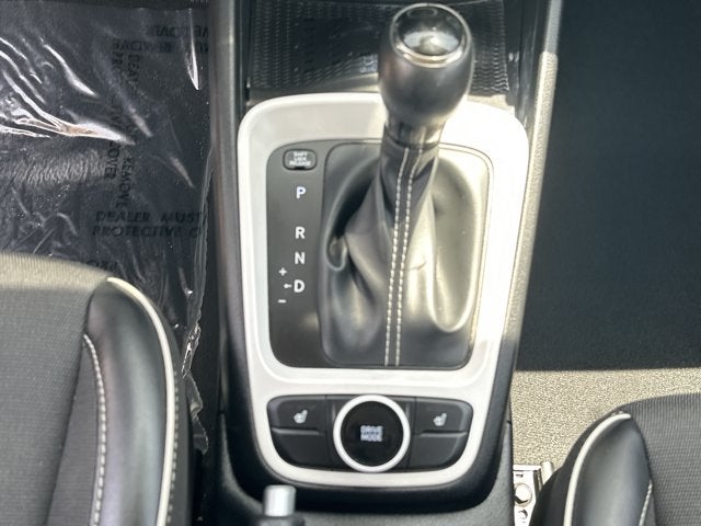 2023 Hyundai Venue Limited - Photo 18