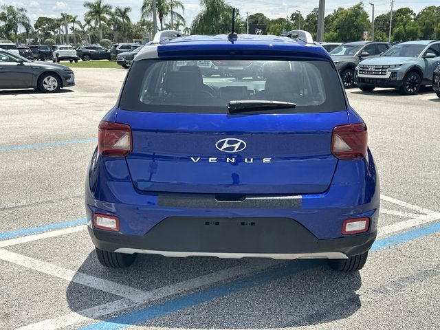 2023 Hyundai Venue Limited - Photo 7