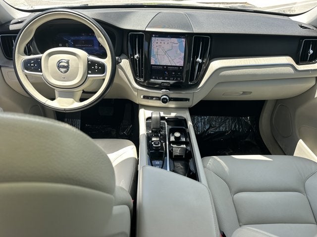 2023 Volvo XC60 Plus Bright Theme