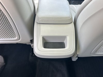 2023 Volvo XC60 Plus Bright Theme