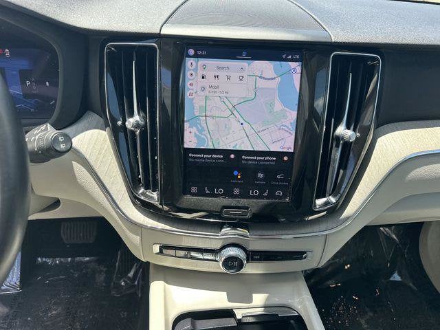 2023 Volvo XC60 Plus Bright Theme