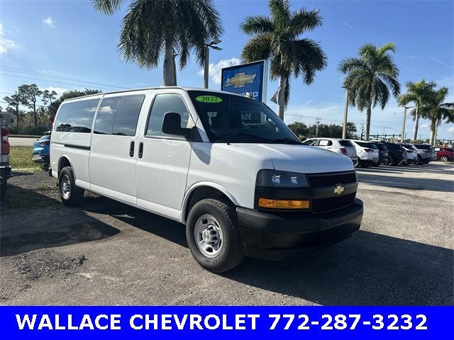 2022 Chevrolet Express Passenger 3500 1LS